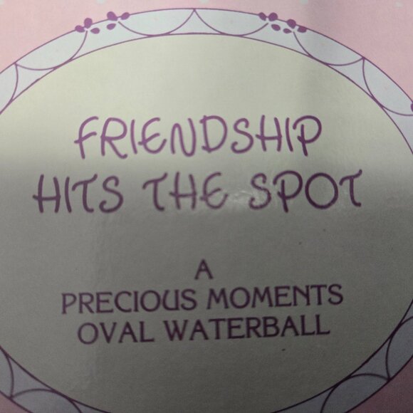 Precious Moments Friendship Hits the Spot snow-globe - Picture 6 of 6